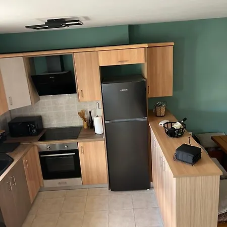 Central Smart Maisonette شقة *
