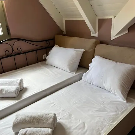 Central Smart Maisonette Apartment *